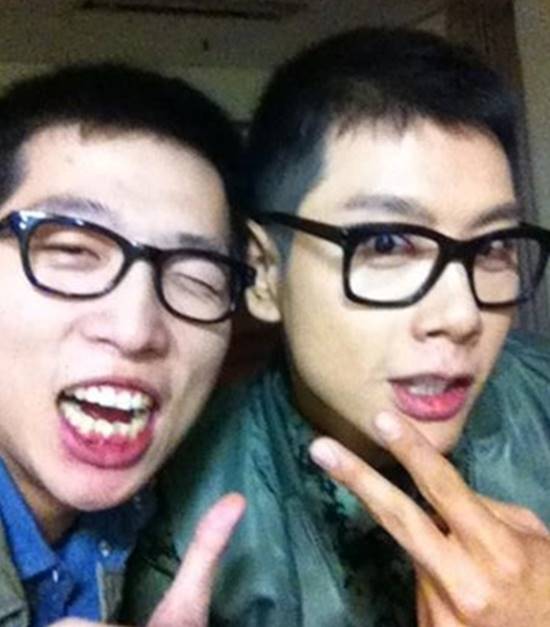 박효신-정범균 닮은 얼굴 눈길. 박효신과 정범균의 닮은꼴 사진이 눈길을 끌고 있다. / 정범균 미니홈피