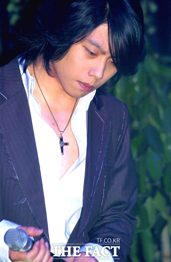 박효신 신인 시절. 박효신이 데뷔 16년차를 맞은 가운데 풋풋했던 모습이 눈길을 끌고 있다. /더팩트 DB