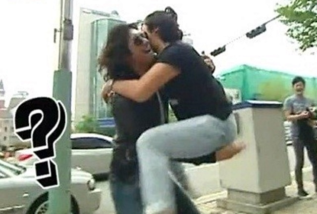 채리나-손호영, 이영자-오지호 민망한 신체접촉 뛰어넘나? /tvN 택시 영상 갈무리