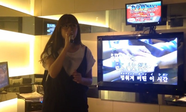 소녀시대 노래 부르는 시노자키 아이! 소녀시대의 노래를 부르는 시노자키 아이의 영상이 누리꾼들의 눈길을 끌고 있다. /유튜브 영상 갈무리