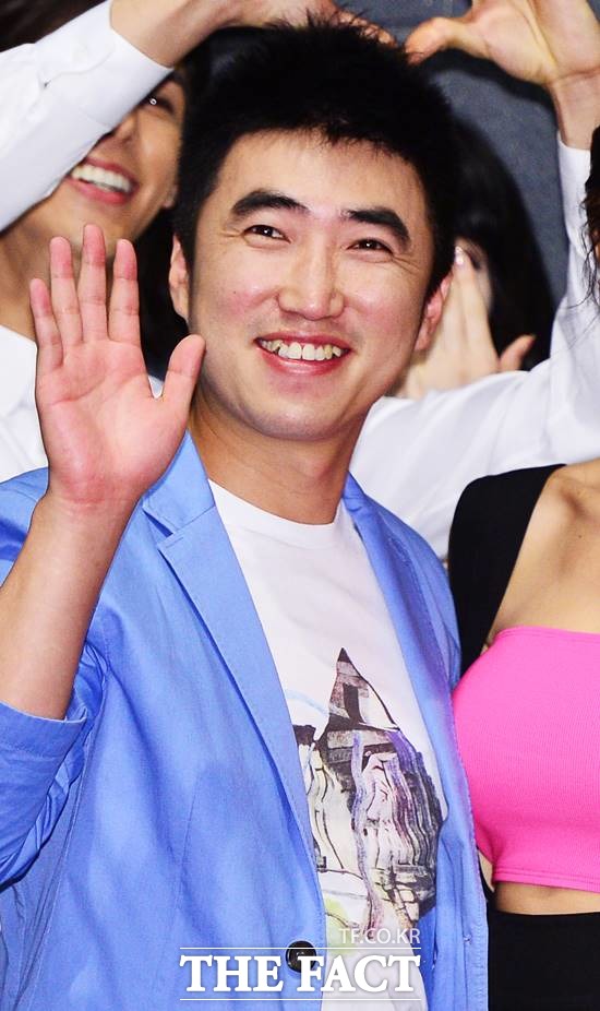 장동민 정말 부끄럽지만 한번만 지켜봐 주신다면 달라진 모습 보여드릴 것. 장동민이 막말 논란에 대해 공식적으로 사과문을 발표하면서 불거졌던 하차설을 잠재웠다. / 배정한 기자