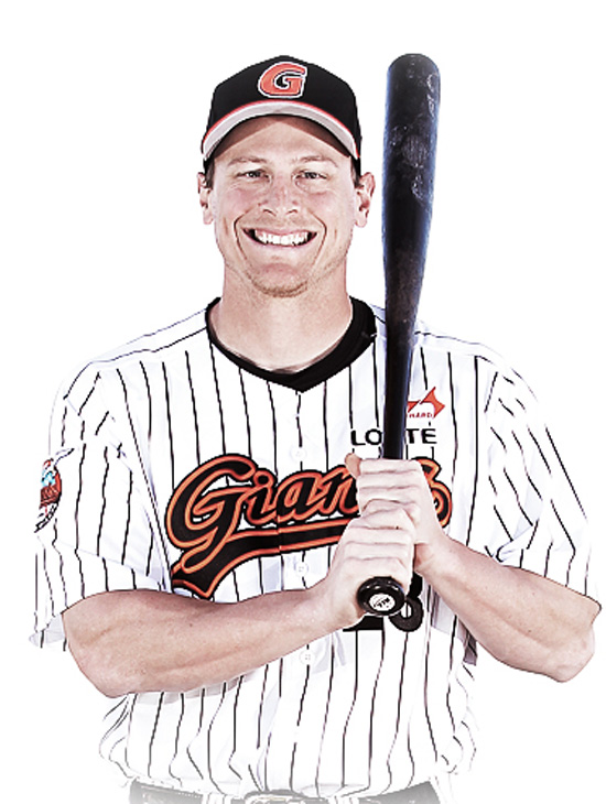 아두치, 복귀 자축포 쾅! 아두치가 부상 복귀 후 맞이한 첫 타석에서 홈런을 쏘아올렸다. /롯데 자이언츠 홈페이지 갈무리