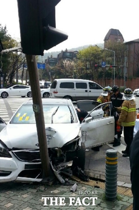 이은희 교통사고. 모델 이은희가 분당 근처에서 교통사고를 당해 입원 치료를 받고 있다. / 김경민 기자