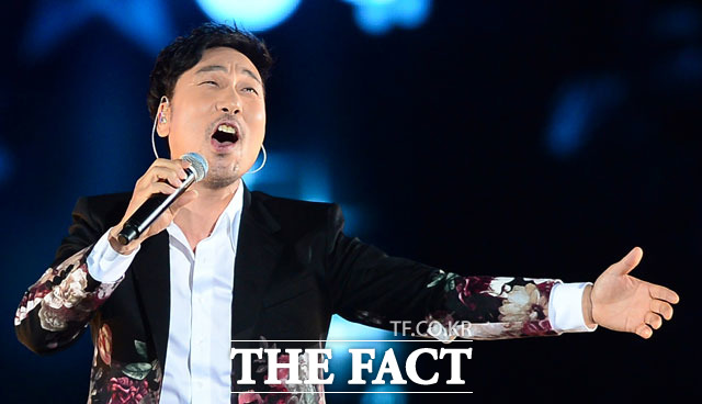 이문세, 성대에 암 세포 붙어... 이문세의 암 투병 소식에 팬들이 안타까워하고 있다. /이새롬 기자