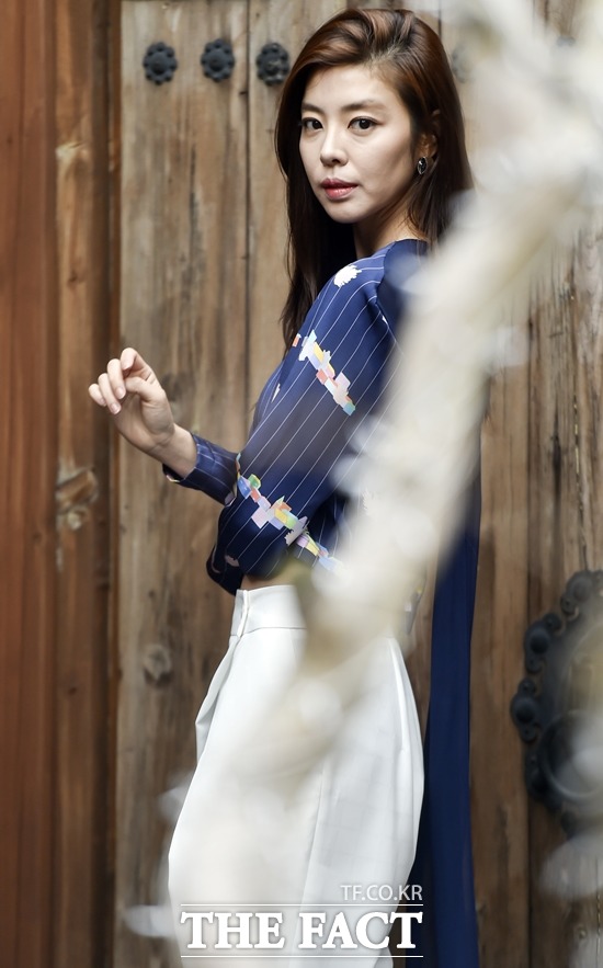 꾸밈없는 매력이 돋보이는 김규리. 그는 다음 작품에서 화장하지 않아도 되는 캐릭터를 맡아 연기하고 싶다고 말했다./최진석 기자