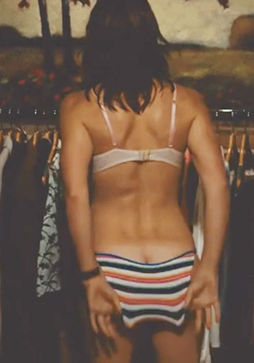 유튜브 화제의 영상. 유튜브에 여자 연예인들의 노출을 모은 영상이 올라와 남성 유저들의 클릭을 유도하고 있다. /유튜브 영상 캡처