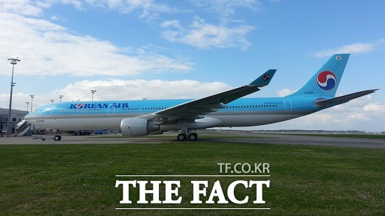 대한항공, 전략형 기종 A330 기내 환경 업그레이드 대한항공이 전 세계 100여 개 이상의 항공사에서 운영하고 있는 에어버스의 A330 성능 강화형 모델의 기내 환경을 대폭 업그레이드해 고객의 편의 제고에 나섰다. / 대한항공 제공