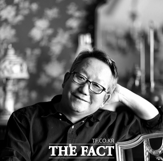 송해 평전(評傳)의 저자 오민석 교수는 송해 선생의 삶은 한국대중문화발달사와 궤를 같이 한다고 말했다./오민석 제공