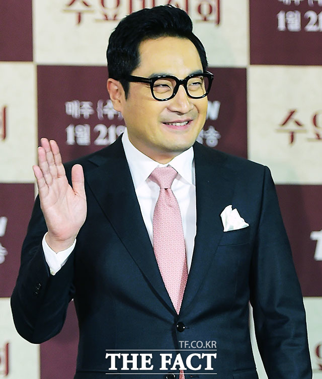 강용석의 대권 야망. 강용석이 향후 대통령 선거에 출마하겠다고 말해 주목을 받았다. 강용석의 포부에 누리꾼들은 뜨거운 반응을 보였다./더팩트 DB