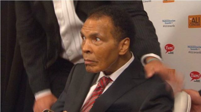 전설의 복서 무하마드 알리. 무하마드의 건강 이상설이 꾸준이 제기되고 있다. / CNN 방송 캡처