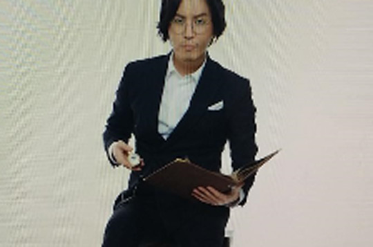 최원영. 최원영에 대한 관심이 커지고 있다. 최원영은 푸르름 가득한 튼튼한 배우가 되고 싶다고 밝혔다. / 최원영 트위터 캡처