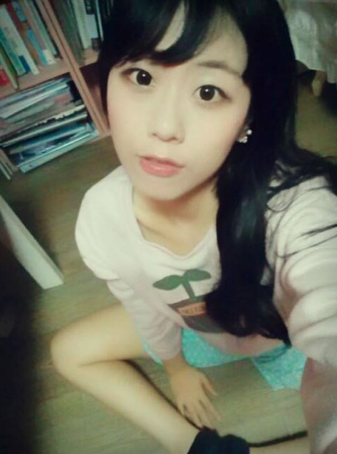 리그오브레전드 롤인벤 와드녀 이세진의 매력포인트는? 리그오브레전드 롤인벤 와드녀 이세진이 눈길을 끌고 있다./ 온라인 커뮤니티 캡처