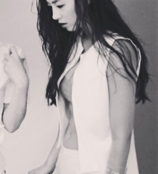 유승옥. 유승옥에 대한 관심이 커지고 있다. 유승옥은 착시 의상을 입고 있어 눈길을 끌고 있다. / 유승옥 인스타그램 캡처