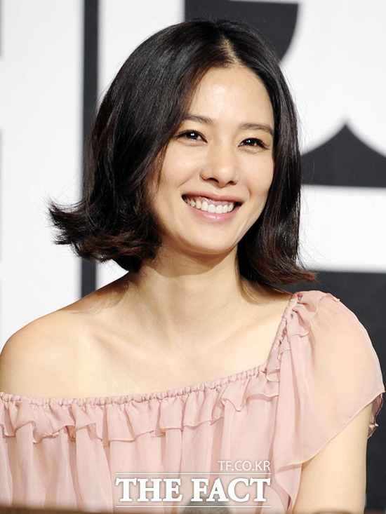 김현주 결혼에 대한 생각 언급. 배우 김현주가 결혼에 대한 자신의 생각을 밝혔다. /더팩트DB