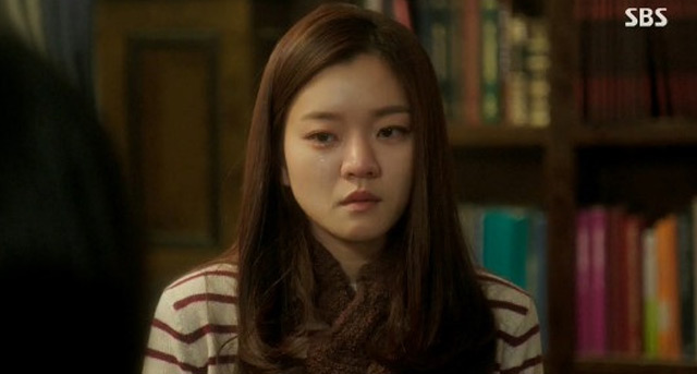 풍문으로 들었소 고아성. 풍문으로 들었소 고아성에 대한 관심이 집중되고 있다. 풍문으로 들었소 고아성은 유호정의 집에서 와인 등 다양한 물건을 가지고 간다고 밝혔다. / SBS 풍문으로 들었소 캡처