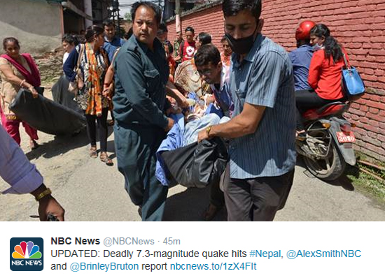 네팔 대지진. 8000명이 사망한 대지진 후 불과 17일 만에 또다시 규모 7.4의 강진이 네팔을 강타했다. / NBC 트위터 화면 캡처