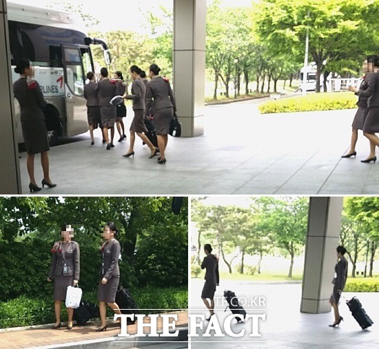 아시아나항공 바지 유니폼 유명무실  지난 2013년 객실 승무원 유니폼 선택권 제한 논란으로 곤욕을 치른 아시아나항공이 바지 유니폼을 도입한 지 2년이 지났지만, 회사 측이 여전히 치마 유니폼 착용을 고집하고 있어 사실상 유명무실하다는 지적이다. / 서재근 기자