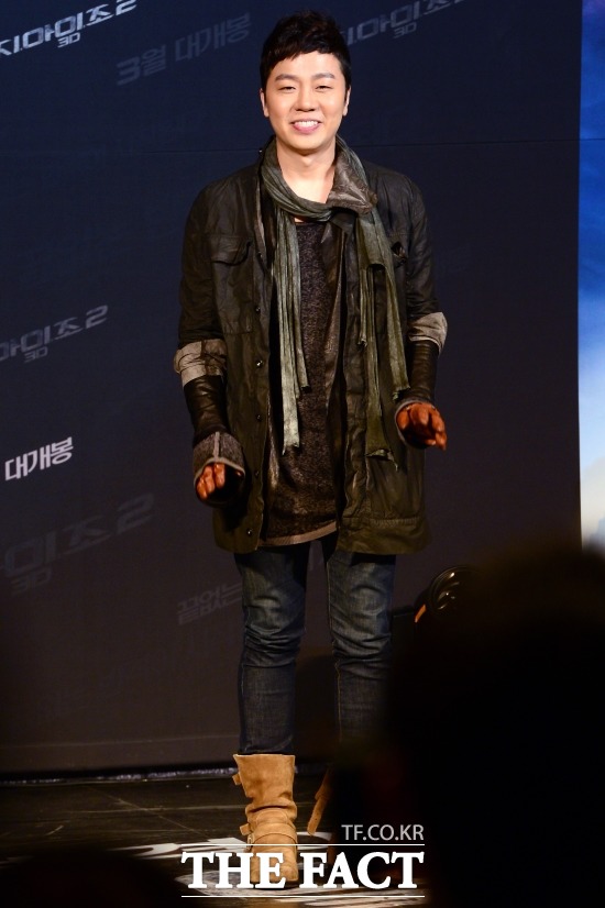 정엽 솔로 정규 3집 발매. 정엽이 신곡을 발표하며 나얼의 곡 선택 센스를 디스하며 가요계 펠레라고 농을 쳤다. /남윤호 기자