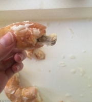  호주 크리스피크림 도넛, 신개념 '담배 앙꼬?'