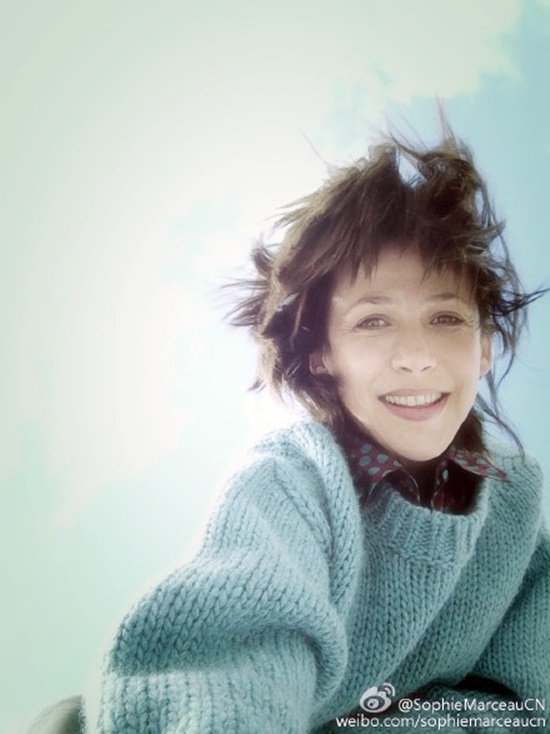 소피 마르소, 우리 엄마랑 동갑인데? 1980년 영화 라붐으로 청순하고 완벽한 미소로 남성들의 마음을 사로잡은 소피마르소가 20년이 지난 지금도 변함없는 미모를 자랑해 눈길을 끌었다./소피 마르소 웨이보