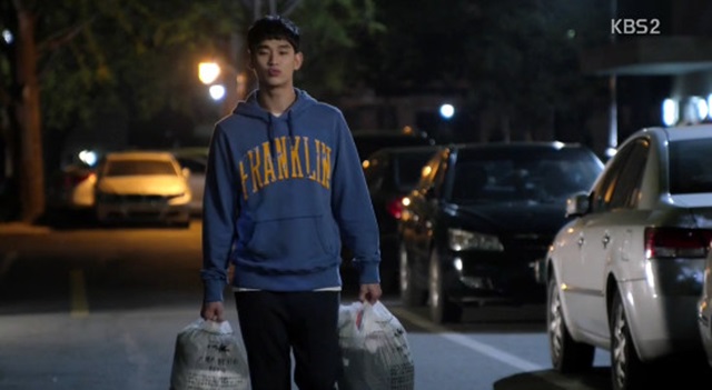 김수현 맹구-영구 연기. 김수현이 프로듀사에서 맹구와 영구 흉내를 내 웃음을 자아냈다. /KBS2 프로듀사 방송화면 캡처