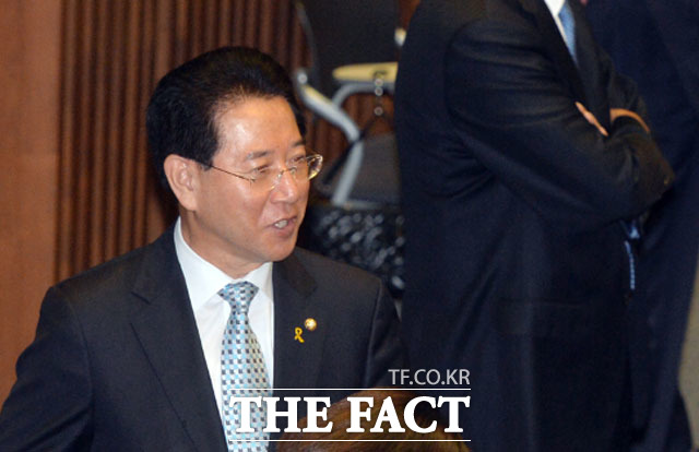 삼진아웃법 국회 발의 새정치민주연합 김영록 의원은 운전자가 난폭 운전을 3회 이상 하면 운전면허를 취소할 수 있도록 하는 내용의 도로교통법 일부 개정안을 대표 발의했다고 16일 밝혔다. /더팩트DB
