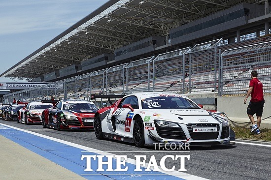 아우디 R8 LMS컵은 R8 LMS 차량으로만 경주를 치르는 아우디의 유일한 원메이크 국제 대회로 원메이크 레이스 중 가장 빠른 속도를 자랑한다.