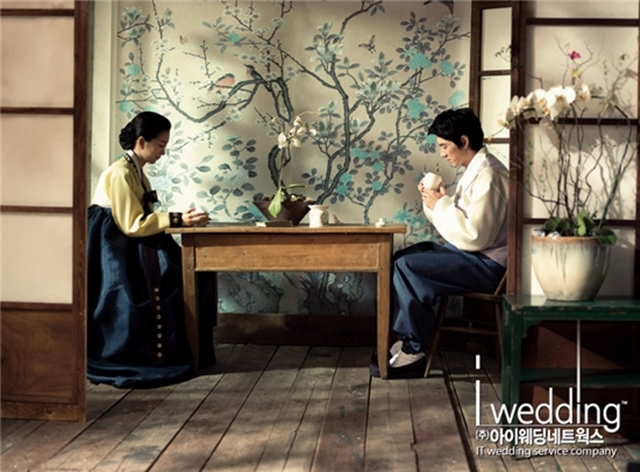 정승연 판사와 송일국 사이의 최고의 선물은? 배우 송일국과 정승연 판사 부부의 삼둥이를 가졌을 때 이야기를 공개했다. /아이웨딩