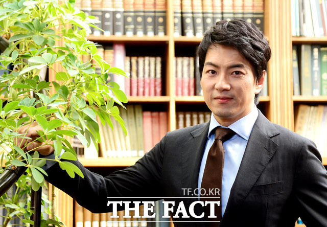 정승연 판사 송일국 집안 내력. 정승연 판사와 배우 송일국 부부 집안 내력이 눈길을 끌고 있다. /이새롬 기자