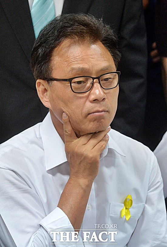 앞장서는 기업, 정부 인센티브 줘야 박 의원은 사회적 서비스에 앞장서는 기업은 정부가 인센티브를 주고, 열악한 중소기업에는 지원을 하는 제도 필요하다고 강조했다./문병희 기자