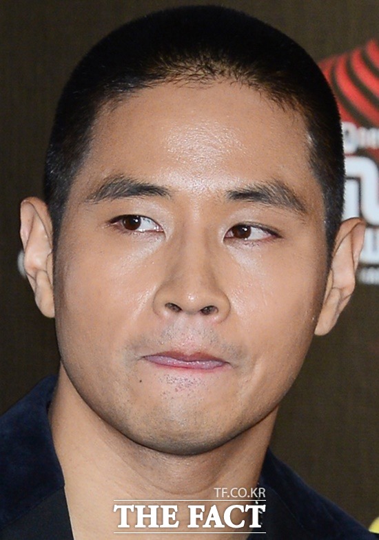 유승준, 보증인은 누구? 병역 기피 의혹으로 입국 금지당한 유승준이 13년 만에 심경 고백한 가운데 병무청이 유승준이 또다시 국민을 기만하고 있다고 언급했다. /더팩트DB