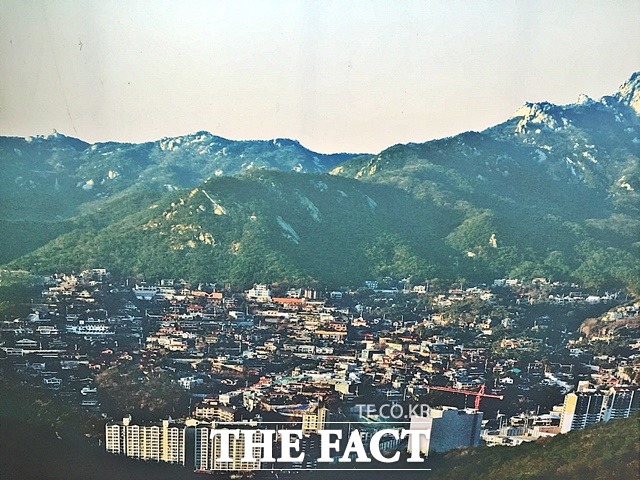 왕(王)기(氣)가 서린 땅 서울 종로구 구기동·평창동은 한때 정치인들이 많이 살아서 권력 1번지로 불렸다. 더팩트는 지난 22일 두 곳을 찾았다./부동산 제공