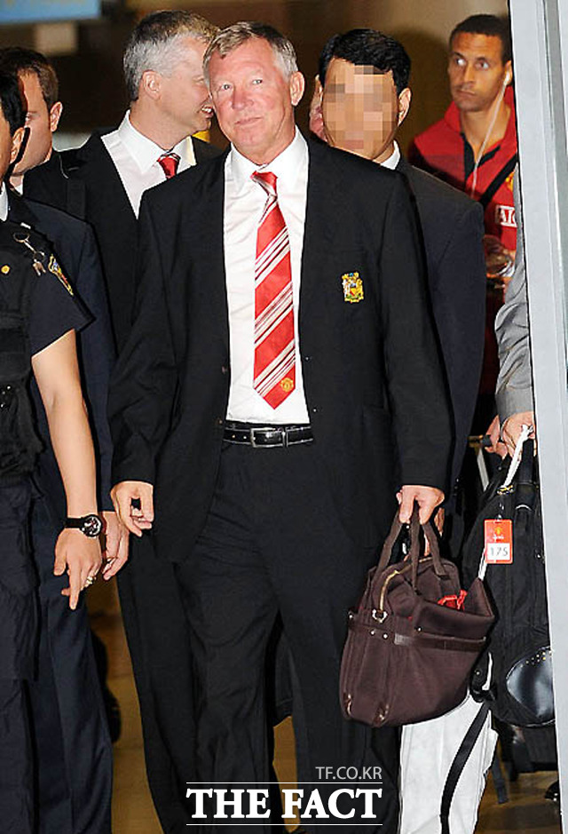 박지성 다시 OT! 박지성이 다시 맨유 유니폼을 입고 그라운드를 누비게 된 가운데 알렉스 퍼거슨(사진) 감독의 과거 발언이 눈길을 끈다. / 더팩트 DB