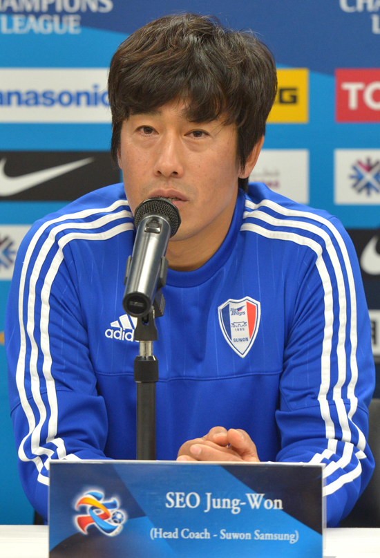 승리 의지 밝히는 서정원 감독 서정원 수원 삼성 감독이 25일 열린 아시아축구연맹 챔피언스리그 16강 2차전 사전 기자회견에서 말하고 있다. / 한국프로축구연맹 제공