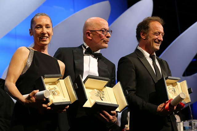 영광의 수상자들 여우주연상을 받은 엠마뉘엘 베르코, 황금종려상의 자크 오디아르, 남우주연상의 뱅상 라동(왼쪽부터)/칸영화제 제공