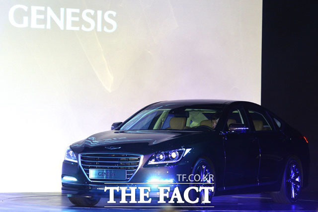 제네시스 디젤 가격은? 현대자동차의 프리미엄 세단 제네시스가 디젤로 출시될 예정이다. 제네시스 디젤 모델은 벌써부터 국내 소비자들에게 큰 관심을 받고 있다./더팩트 DB