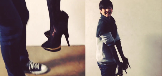 육성재 여친? 육성재가 여자친구의 정체를 공개하며 환하게 미소짓고 있다. / 육성재 인스타그램