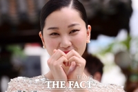 [TF포토] 장윤주, '결혼반지(?)… 눈길끄는 그녀의 반지'