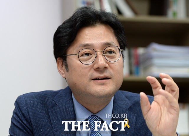 국민의 휴식권 보장이 취지 홍익표 의원은 해피먼데이 법안에 대해 우리 헌법에서 보장된 국민의 행복추구권과 휴식권을 법적으로 제대로 보장하는 게 근본 취지라면서 이를 설명하고 있다./국회=임영무 기자