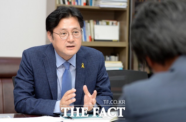 홍 의원은 기념일을 폐지하자는 것은 오해다. 해피먼데이 법안은 기념일의 의미를 퇴색하는 것과는 무관하다고 말했다. / 국회=임영무 기자