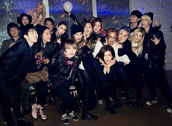 수지는 어디에? 수지의 왕따설이 재조명되고 있다. /지아 SNS