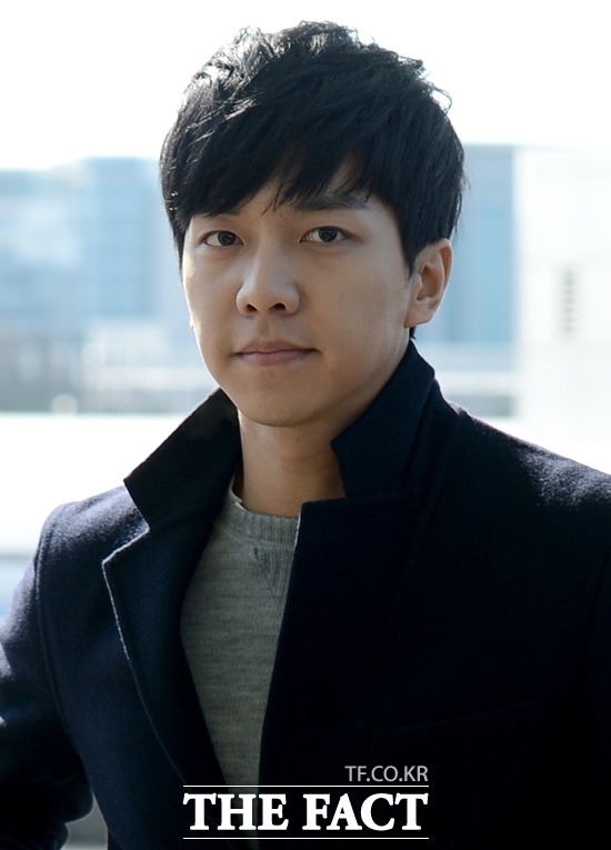 이승기, 이별 노래를 결혼식에서! 가수 이승기가 결혼식장에서 이별노래를 불렀다고 고백했다./더팩트DB