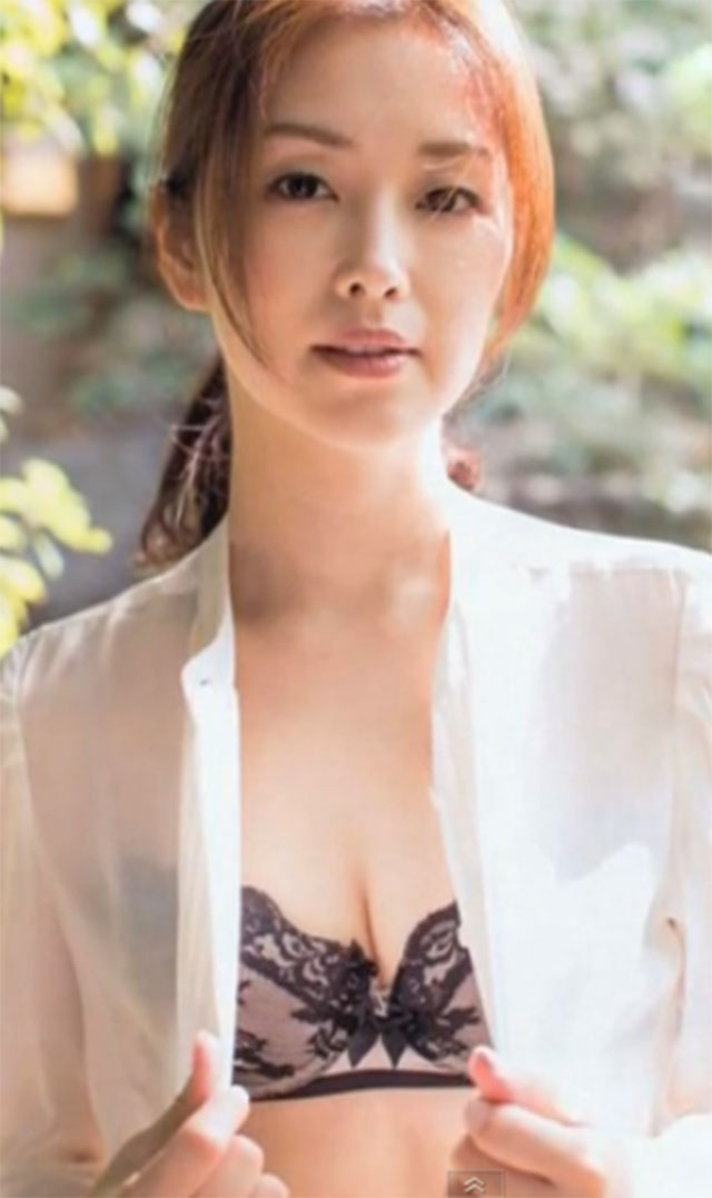 유튜브 롤인벤, 유민 노출 아찔 유민의 우윳빛 가슴골이 유튜브와 롤인벤을 장악했다./유튜브 영상 캡처