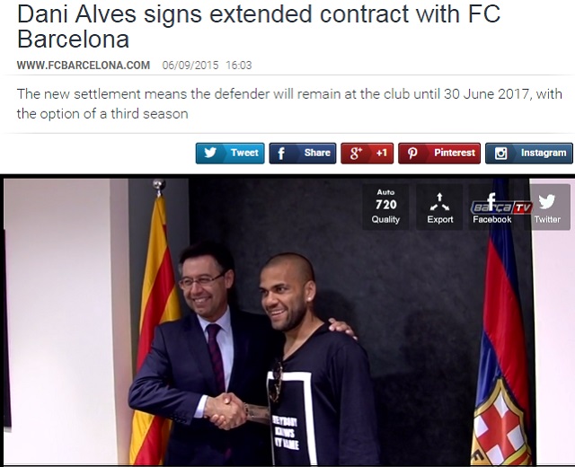 알베스 남는다! 다니엘 알베스(오른쪽)가 9일 바르셀로나와 재계약을 맺었다. / 바르셀로나 홈페이지 캡처