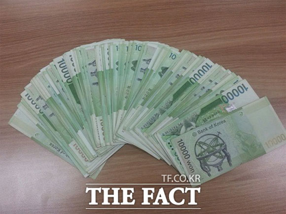 연금복권, 일시금 받을 수 있나? 연금복권 1등의 매달 실수령액은 390만원이다./더팩트 DB