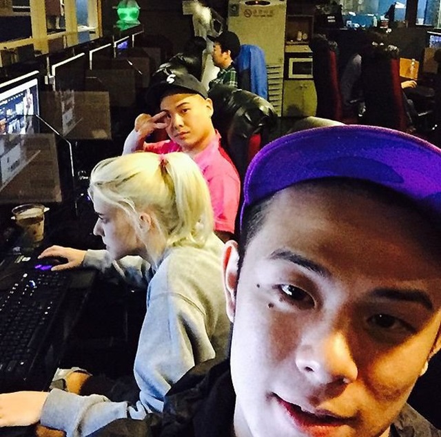 래퍼 빈지노가 독일 모델 여자 친구와 데이트 인증 사진을 올렸다. /빈지노 SNS