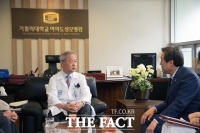 [TF포토] 여의도 성모병원 방문한 김무성 대표