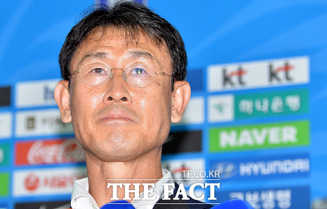 배수의 진! 윤덕여 감독이 18일 스페인전을 앞두고 부상으로 1, 2차전에 결장한 박은선을 선발 예고했다. / 더팩트 DB