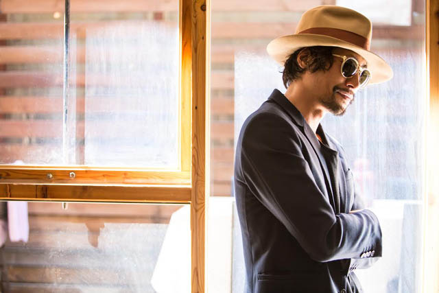 류승범 패션 선구자 아니다 류승범이 19일 오후 서울 종로구 삼청동의 한 카페에서 <더팩트>와 인터뷰를 했다. / 이가영화사 제공