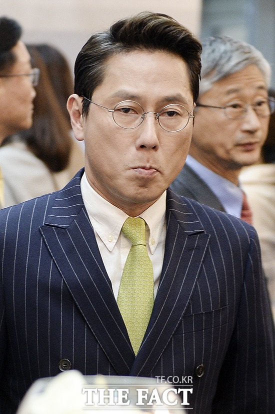 크론병 완치 가능! 사람이 좋다 전미라, 윤종신 크론병 투병 고백. 사람이 좋다 전미라가 남편 윤종신(사진)의 크론병 투병 사실을 고백하며 눈물을 흘렸다. / 더팩트DB